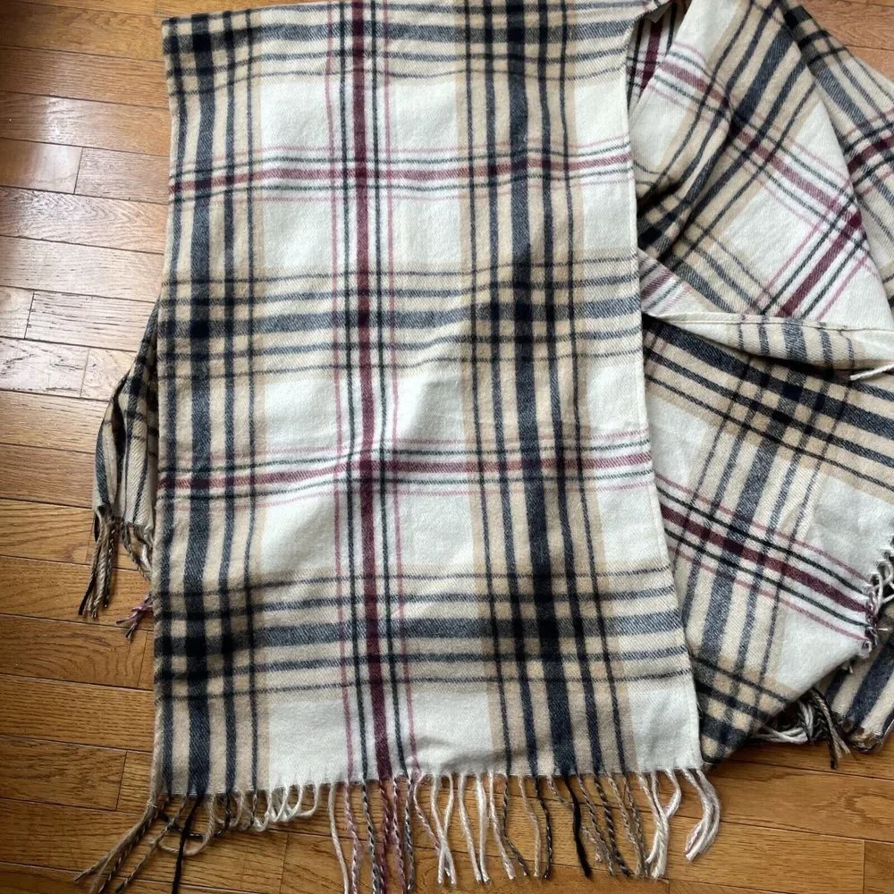 WOOLRICH Womens Poncho Shawl Wrap One Size Soft Fringe Tan Red Black‎ Plaid